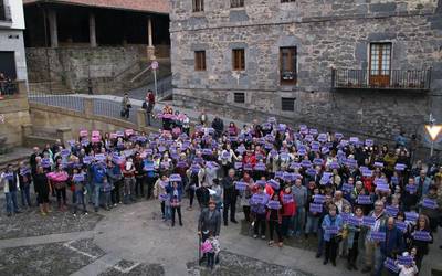 Manifestazioa deitu dute biharko, Iruñean