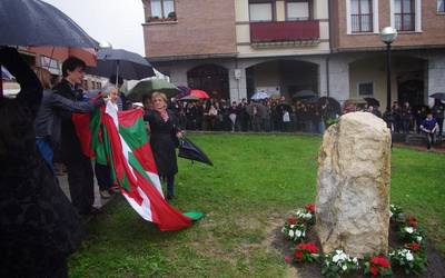 Lan-istripuak salatuko dituzte bihar Sopelan