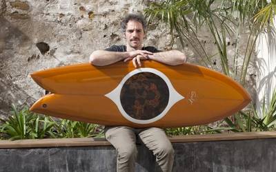 “Surf taulak egitea ofizioa baino gehiago da niretzat”