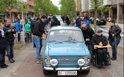 55 auto klasikoren erakusketak jendearen interesa bereganatu du Durangon