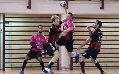 Igoera faseko lehen partidua irabazi du Ford Mugarrik: 27-21