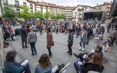 Preso lasarteoriatarrei "elkartasuna, gertutasuna eta babesa", Okendo plazan