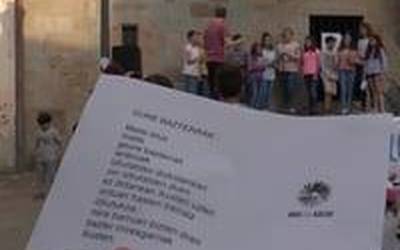 J. Artzeren ‘Gure bazterrak’ hamaika hizkuntzatan irakurri dute aurtengo Irakurketa Multikulturalean