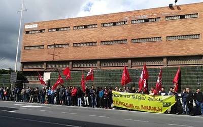Cables Y Alambres enpresan ematen den LABen aurkako jazarpen sindikala salatu dugu