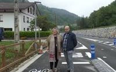 Ondaraldea industrialdea eta herrigunea lotzen dituen bidegorria eraiki dute, errepidea hobetzeaz gain