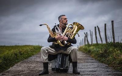 Folk musika eta metalak igandeko musika plazan