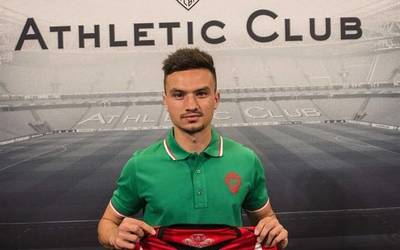 Athleticek bere jokalari berria den Cristian Ganea aurkeztu du