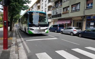 Lurraldebuseko autobusetan aldaketak izango dira Zarauzko triatloiagatik