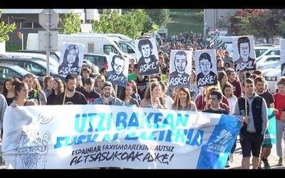 Altsasuko gazteei elkartasuna adierazteko manifestazioa egin dute