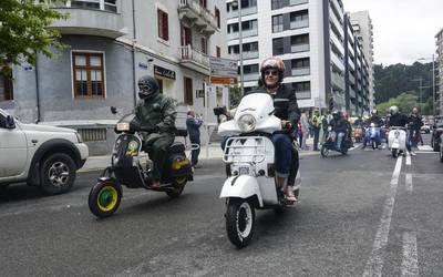 Motor hotsak eta erregai usaina, asteburuan zehar