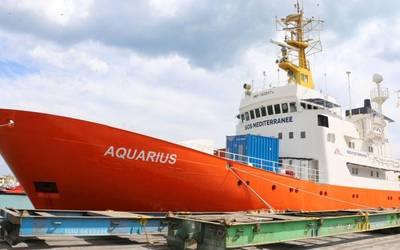 Udalak etxebizitza bat eskaini die 'Aquarius'-ekoei