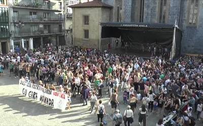 La Manadaren aurkako elkarretaratzea eta manifestazioa