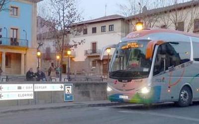 Autobus zerbitzu berezia izango da Elgetako Ferixa Nagusiko jaietara zapatu gauean