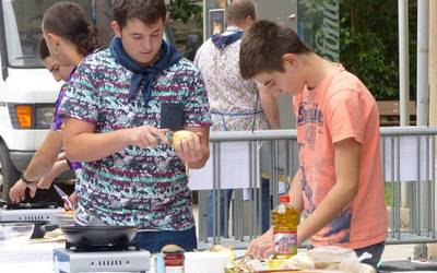 Gastronomia lehiaketan eta kuadrillen jokoetan parte hartzeko izena eman daiteke