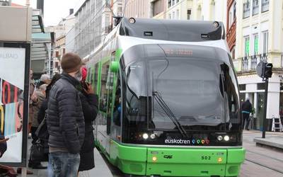 Tranbiaren lanak direla eta, trafikoa berrantolatu dute