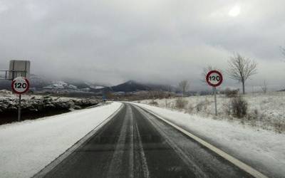 Sakana eta Leitzaran autobietako zorua konponduko dute