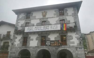 LGTBI+ nazioarteko eguneko mozioa onartu du Goizuetako Udalak