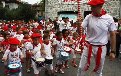 Eguraldi eta giro ederra Lesakako sanferminetan