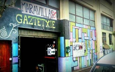 Keinu bat, Azpeititik Iruñeko Maravillas gaztetxera