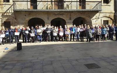 Pentsioen aldeko elkarretaratzeak hasiko dituzte astelehenean