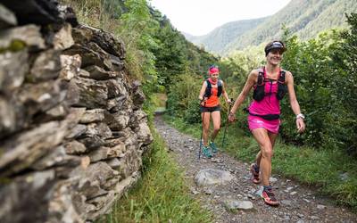 Pyrenees Stage Run bikotekako lasterketa irabazi du Ainhoa Lendinezek Igone Camposekin batera