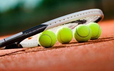 Tenis ikastaroak eskainiko dituzte urritik ekainera kiroldegian