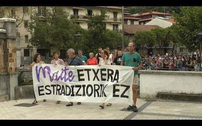 Maite Aranalderi babesa adierazteko manifestazioa egin dute Ibarran