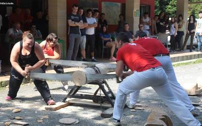 «Azken egun hauetan oso maitatuak sentitu gara»