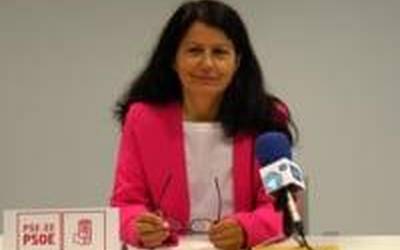 Gloria Vazquez PSE-EEren Zarauzko alkategai izateko  primarioetara aurkeztu da.