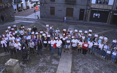 Beste emakume bat hil dutela salatzeko protesta