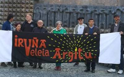 Iruña-Veleiako Argitu ekimeneko hainbat kide Arantzazun izan dira Euskaltzaindiaren Biltzarraren