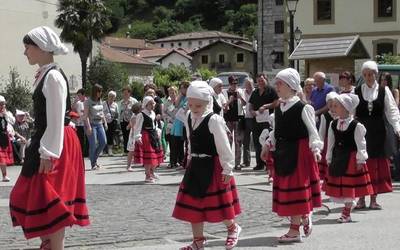 Umore Ona elkartearen atalen Eguna ospatu dute urriaren 14an Goizuetan