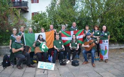 Irlanda eta Euskal Herriko dantzak eta musika ikusgai eta entzungai izan dituzte Beran