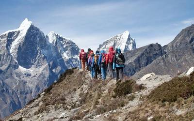 Himalaiako Kongma La (5.540 m) mendilerroa gurutzatu dute gaur