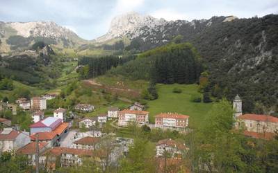 Mendian galdutako lagun bi erreskatatu dituzte Mañarian