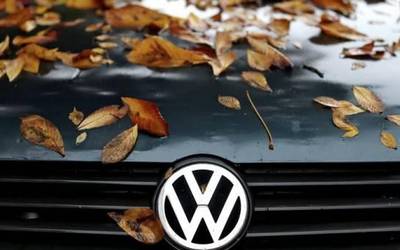 Volkswagenek bost egun gehiagotan itxiko du Landabengo lantokia