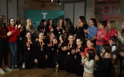 Hiru domina eskuratu dituzte Espainiako Txapelketan Tolosa C.F. taldeko gimnastek