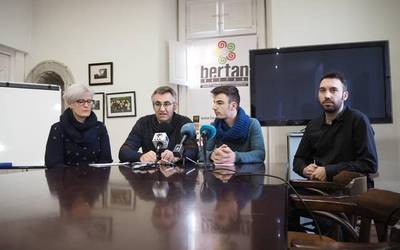 Azken hamar urteotan 38 komertzio baino gehiago itxi direla salatu du Bertan Baztan elkarteak