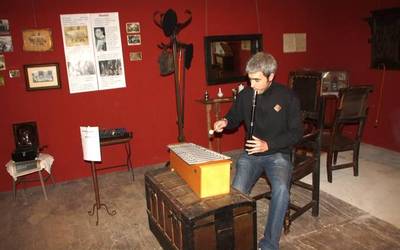 1920-1950 urteen arteko haurtzaroari begira jarri dira Lesakan erakusketa dotore batekin