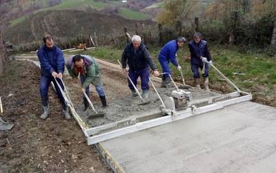 Abenduan auzolana eta Olentzeroren bisita izan dituzte Anizen