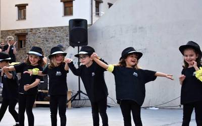 Familientzako hip hop dantza tailerra egingo da larunbatean