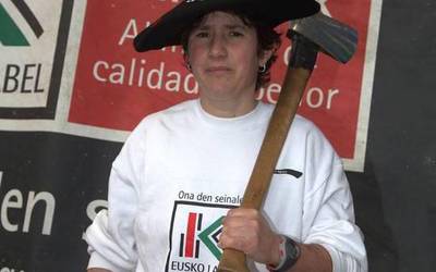 Emakumeen Urrezko Banakako Aizkolari txapelketa abiatuko da igandean Deban