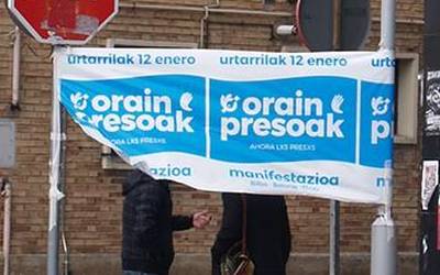 Presoen gaia mahai gainean jartzeko, kalera