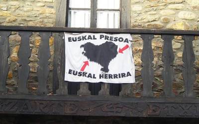 146 sinadura bildu dituzte Arrankudiaga-Zollon, presoen eskubideen alde