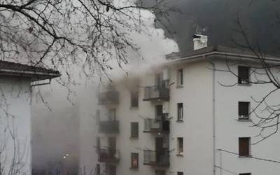 Mañariko etxe batean sua piztu da eta bizilagunak etxeetatik atera behar izan dituzte