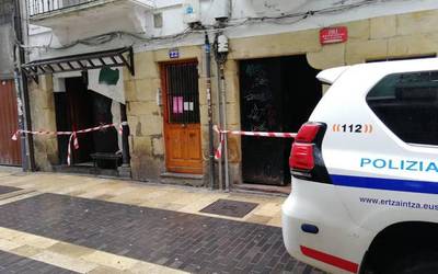 Emakume bati labankada bat eman diote Durangoko taberna batean, gaur goizean