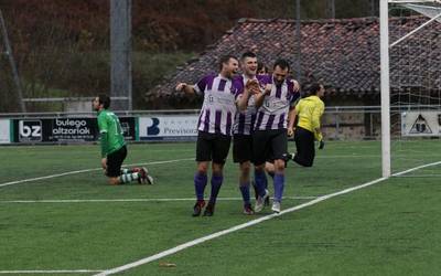 Lehen zatiko azken unean bi gol sartuta, Mondra garaile