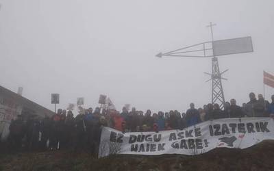 Gudarien omenezko ekitaldia egin dute gaur, Intxortan