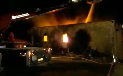 Artaizko sutea kontrolpean dago; pertsona bat egon daiteke barruan