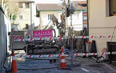 Igogailua eraikitzeko lanek hartu dute San Jose kalea